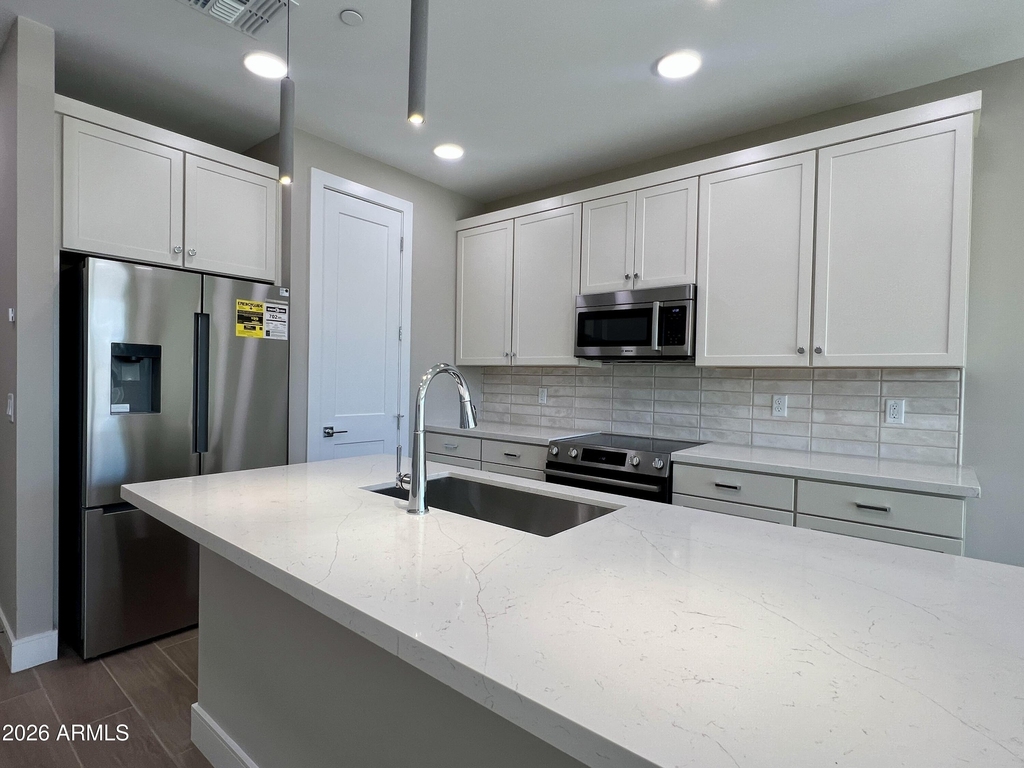 1015 E Pasadena Avenue - Photo 7