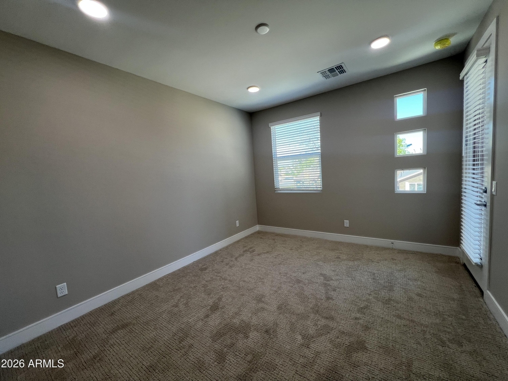 1015 E Pasadena Avenue - Photo 9
