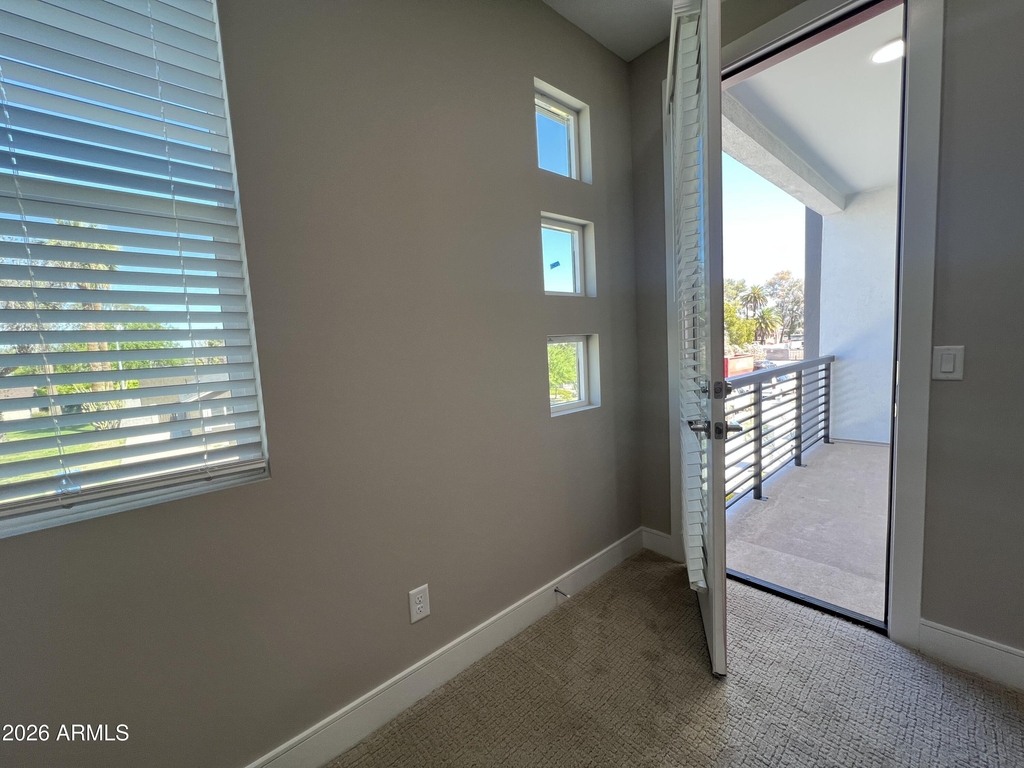 1015 E Pasadena Avenue - Photo 10