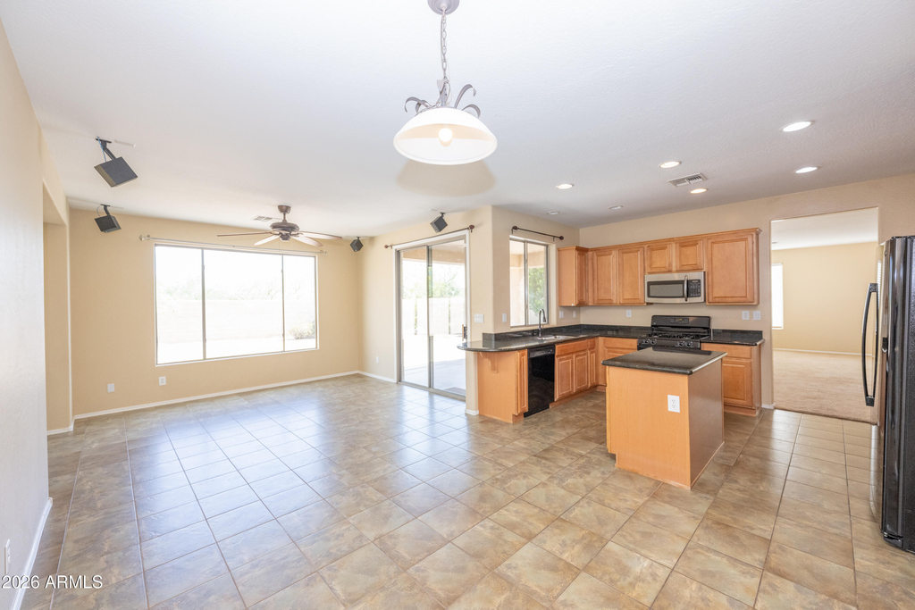 2023 W Shackleton Drive - Photo 13