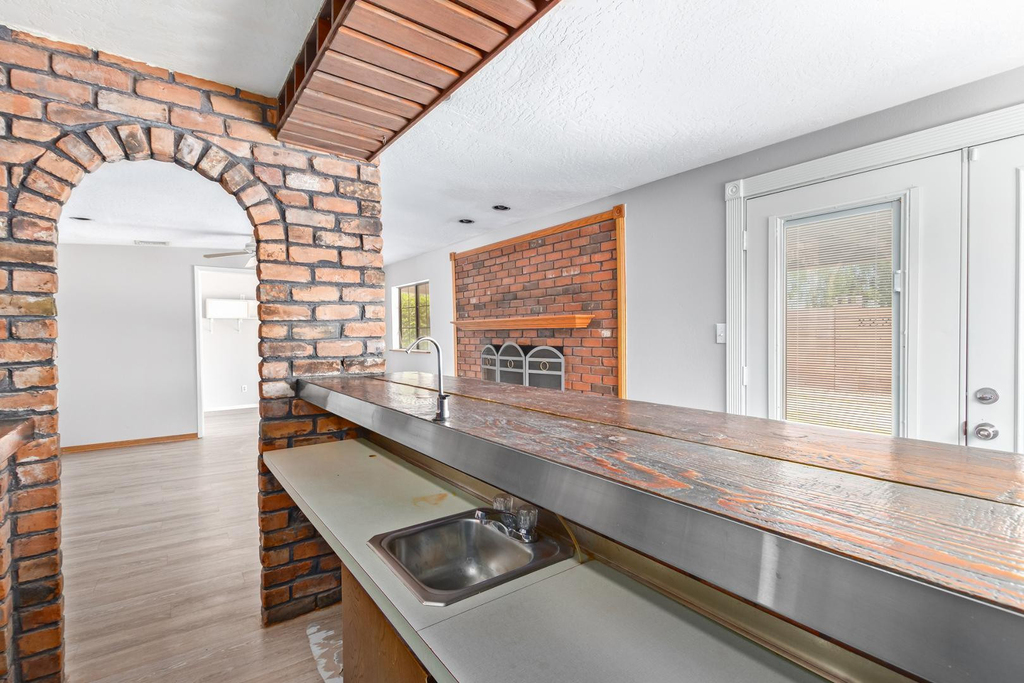 1918 E Palmcroft Drive - Photo 8