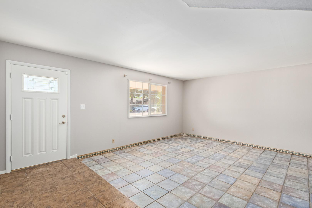 1918 E Palmcroft Drive - Photo 34