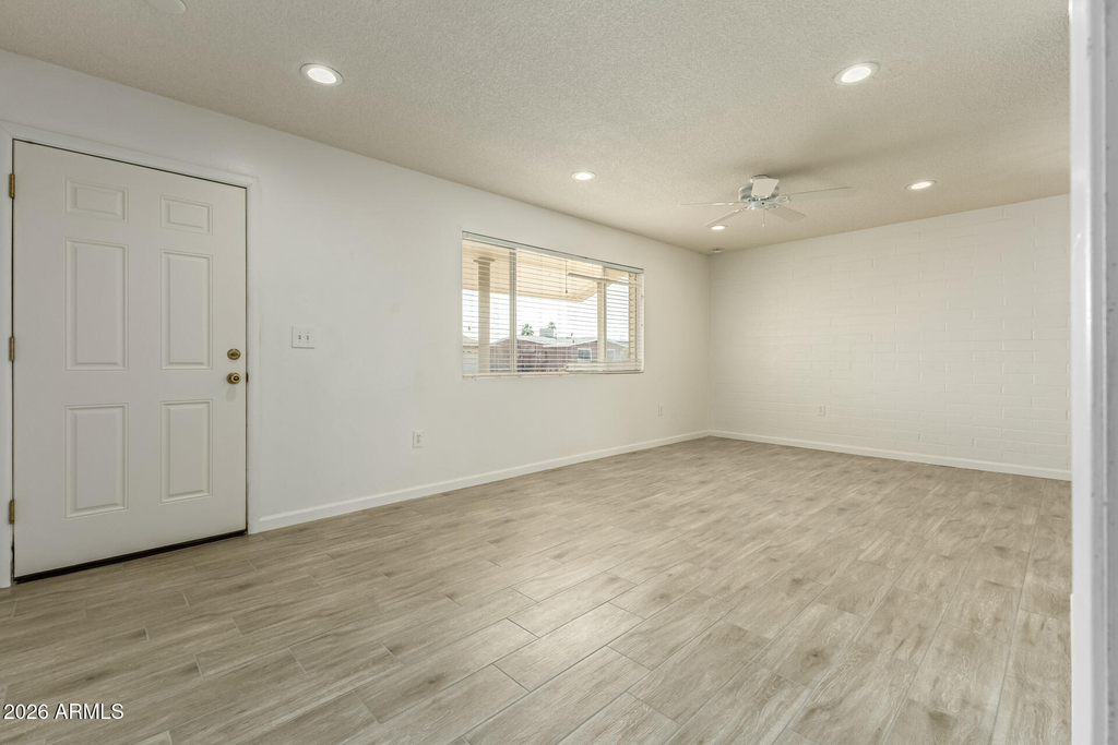 11014 W Cheryl Drive - Photo 5