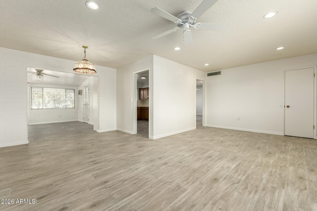 11014 W Cheryl Drive - Photo 6