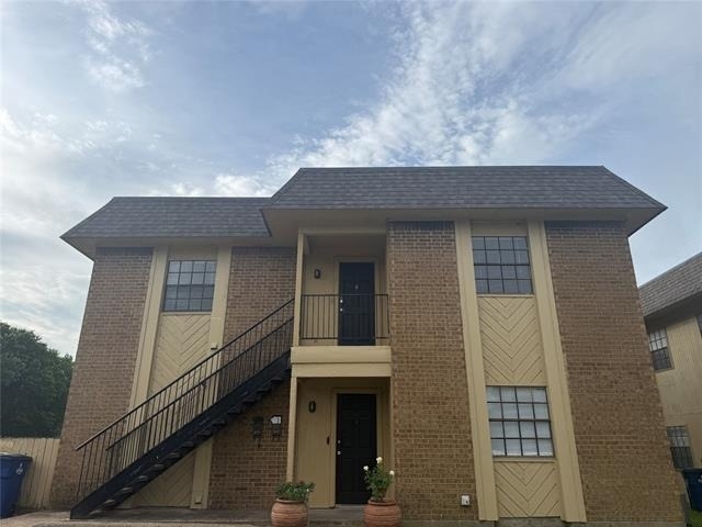 611 W Gilmer Street - Photo 1