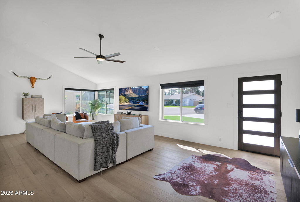 7629 N Via De Los Ninos -- - Photo 3