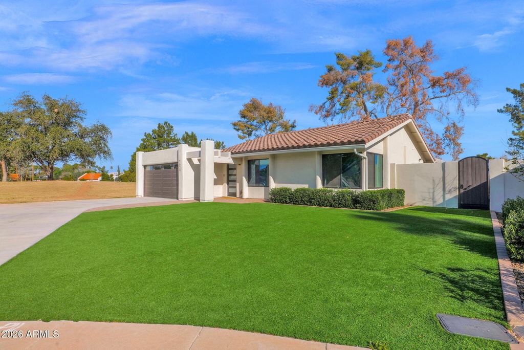 7629 N Via De Los Ninos -- - Photo 1