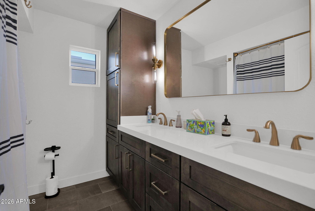 7629 N Via De Los Ninos -- - Photo 19