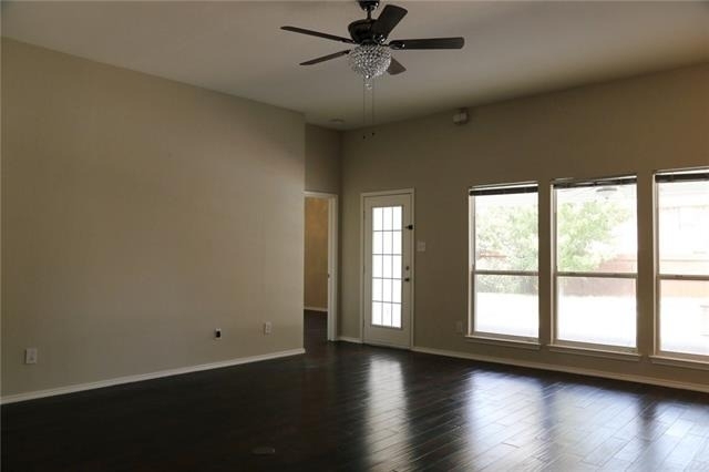 1402 White Wing Court - Photo 8