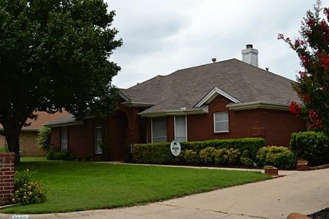 1402 White Wing Court - Photo 0