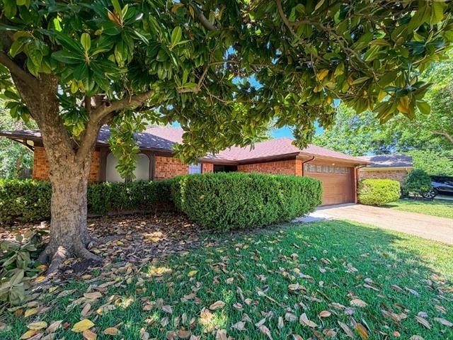 712 Pecan Street - Photo 2