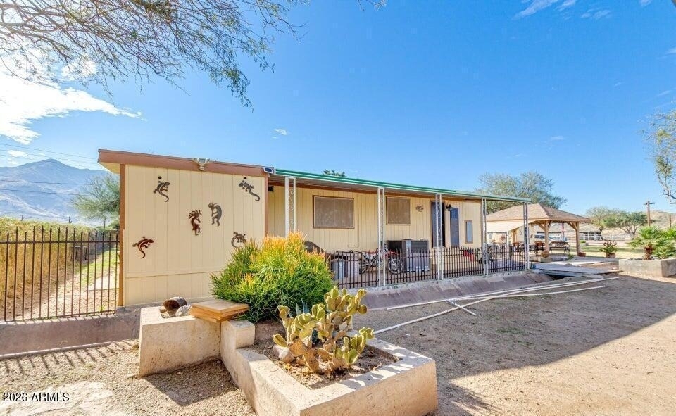 3232 W Carver Road - Photo 2