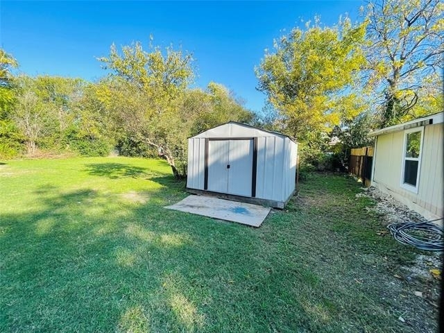 111 Rousseau Street - Photo 3