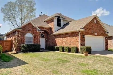 8729 Sunset Trace Drive - Photo 1