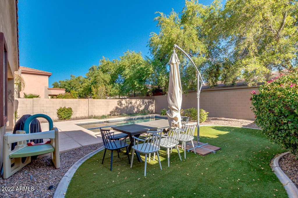 2037 W Periwinkle Way - Photo 33