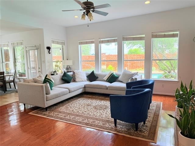 525 Abbey Court - Photo 5