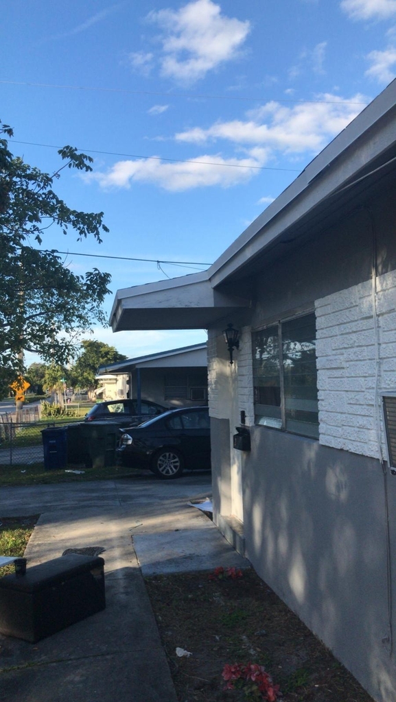 760 Nw 4th Street - Photo 0