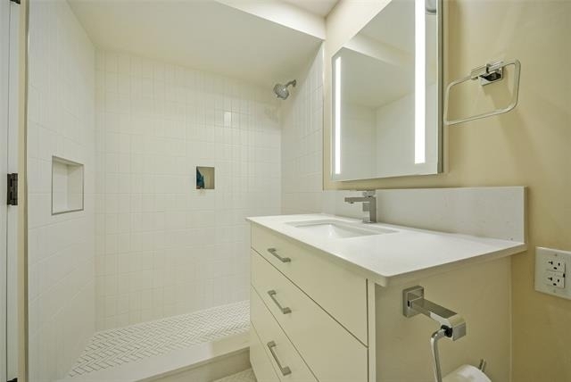 6211 W Northwest Highway - Photo 17