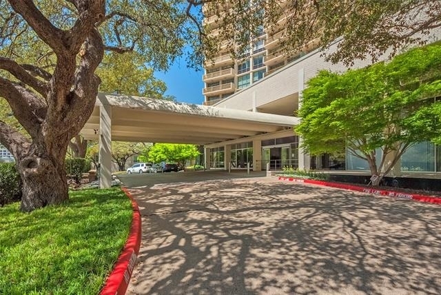 6211 W Northwest Highway - Photo 2