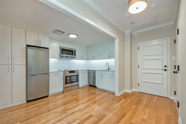 6211 W Northwest Highway - Photo 9