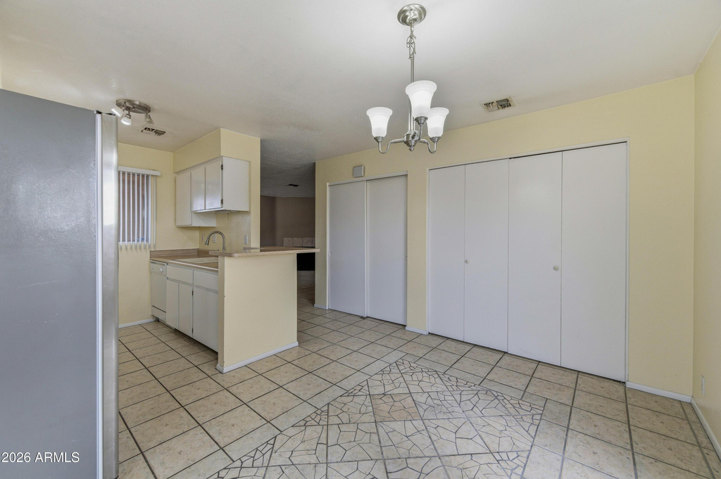 501 W Yukon Drive - Photo 8