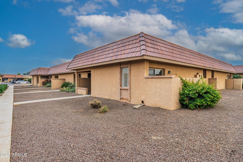501 W Yukon Drive - Photo 0