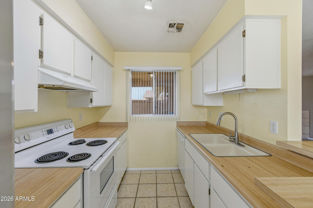 501 W Yukon Drive - Photo 12