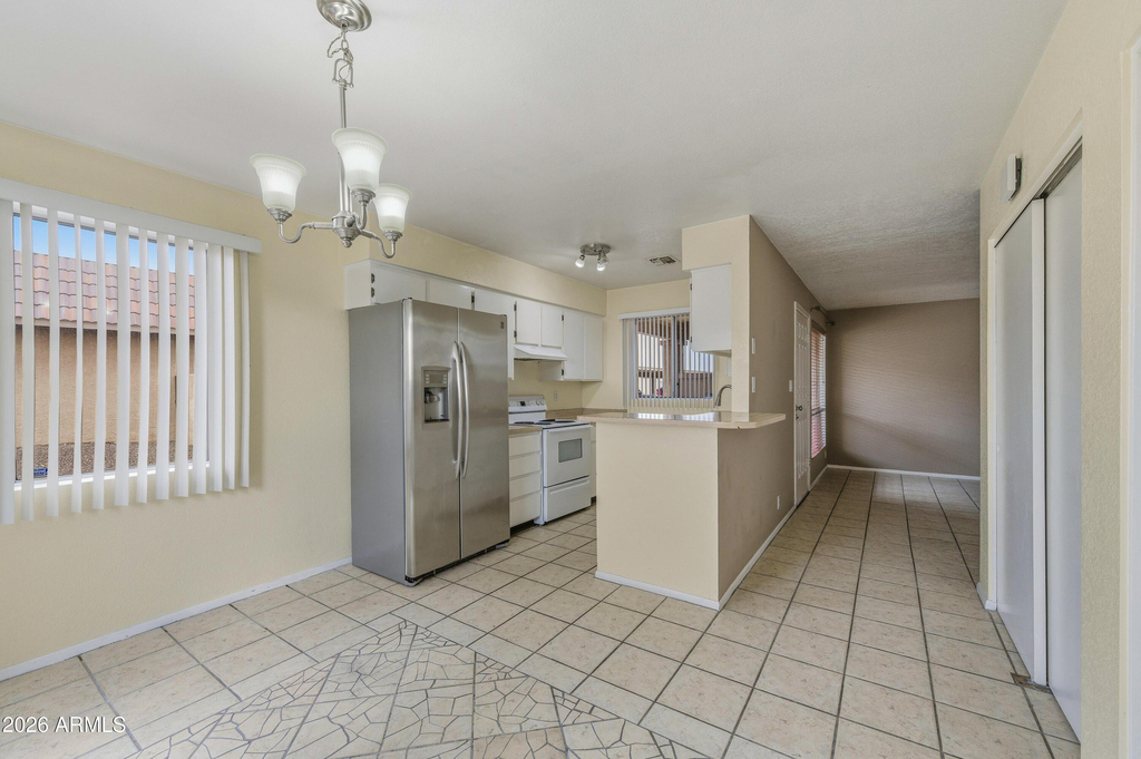 501 W Yukon Drive - Photo 10