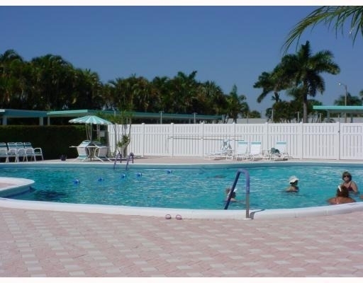 2556 E Dudley Dr Drive E - Photo 6
