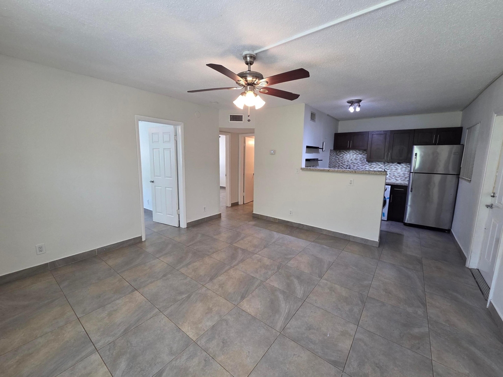 720 Ne 2nd Street - Photo 1