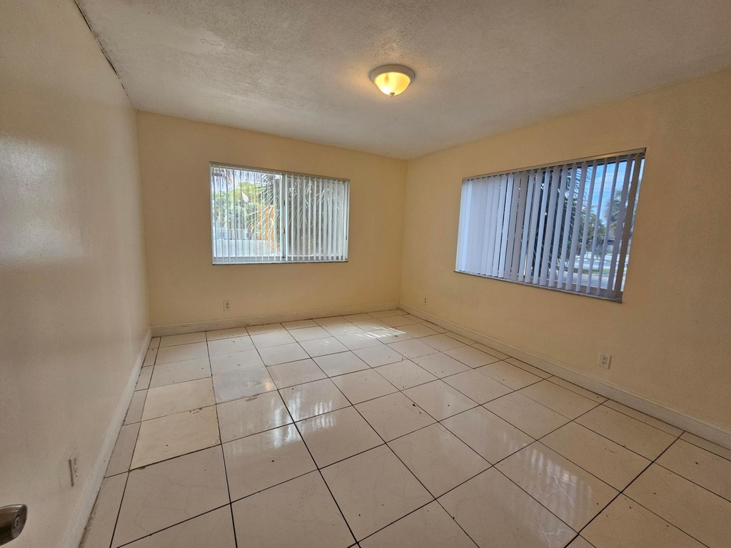 5686 Rock Island Road - Photo 6