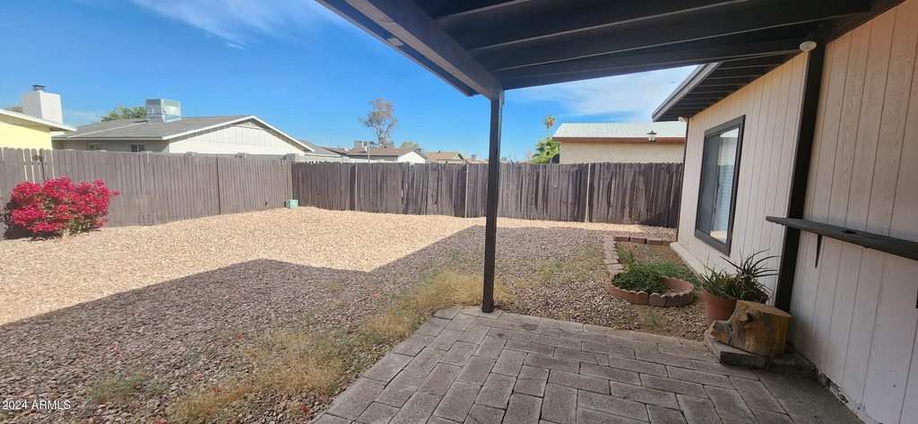 9002 W Roma Avenue - Photo 24