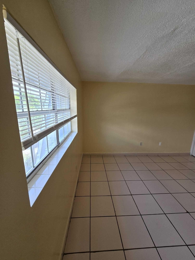 13695 Ne 3rd Court - Photo 10