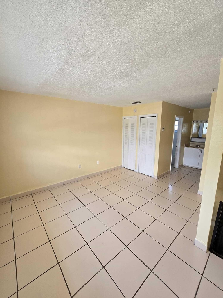 13695 Ne 3rd Court - Photo 4