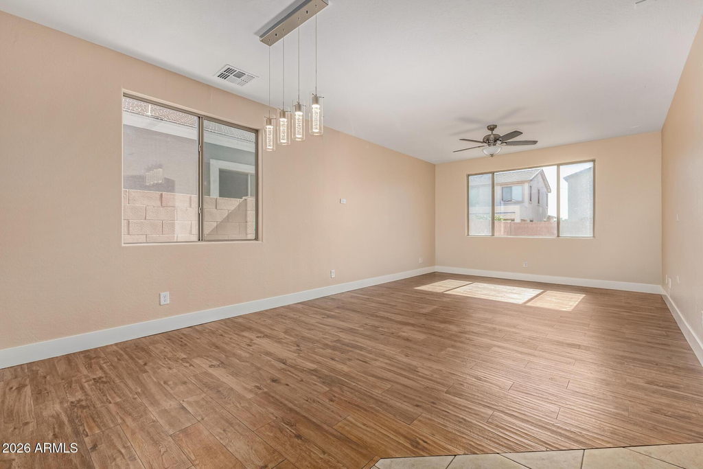 10625 E Knowles Avenue - Photo 3