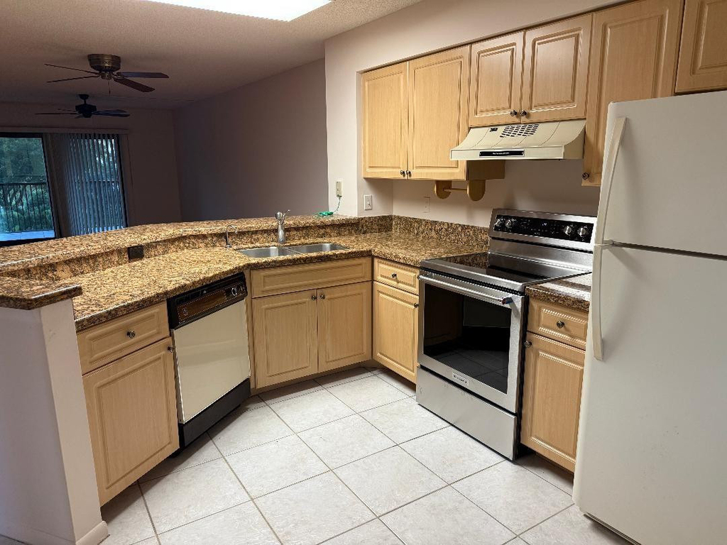 2205 S Cypress Bend Drive - Photo 1