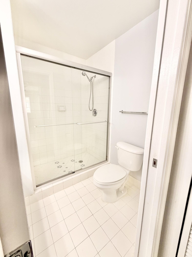 4856 N State Rd 7 - Photo 25