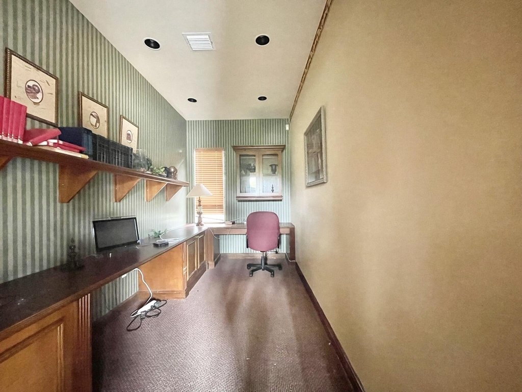 4856 N State Rd 7 - Photo 4