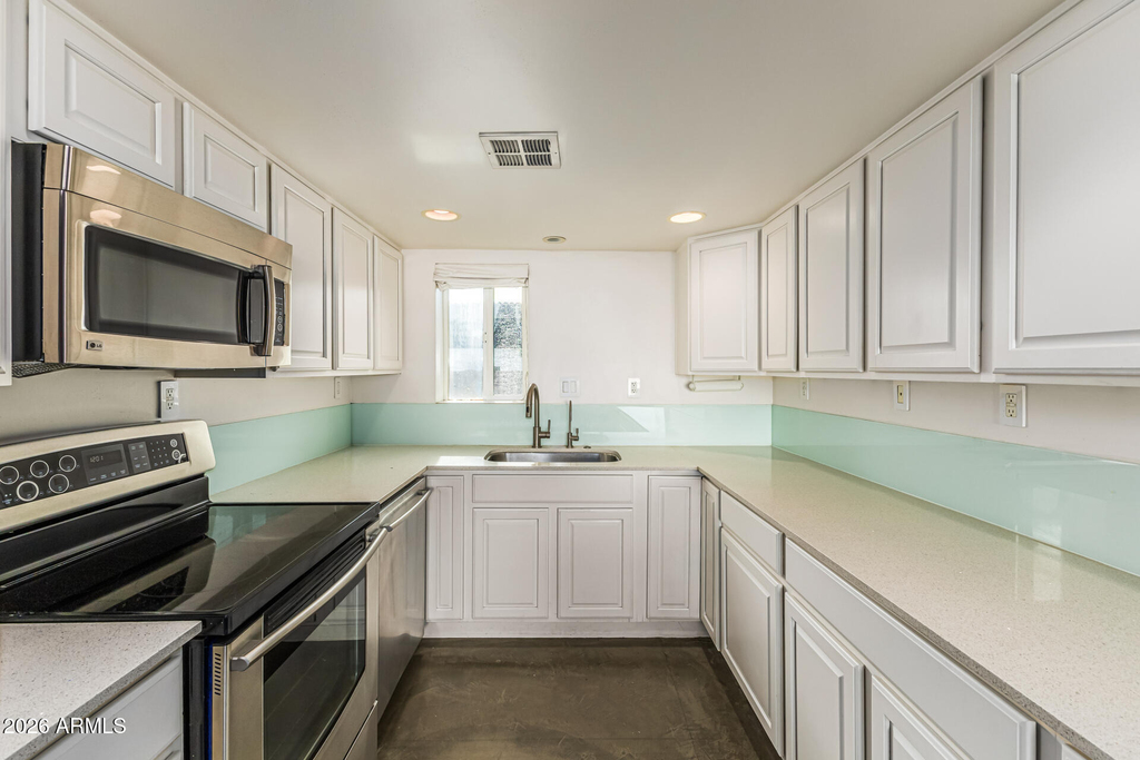 7601 E 2nd Street - Photo 15