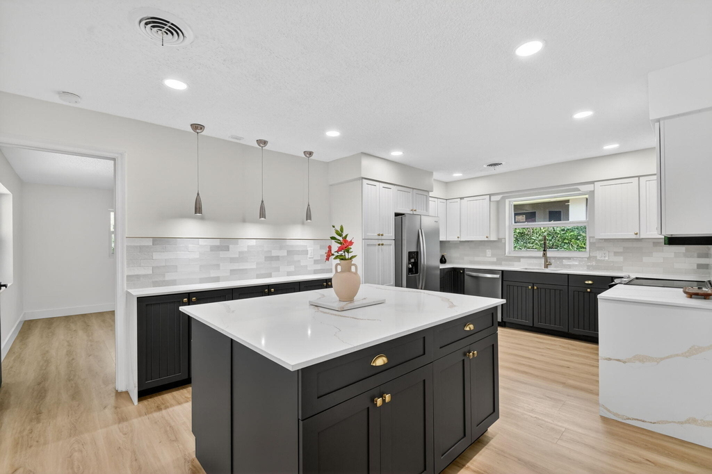1221 Singer Drive - Photo 2