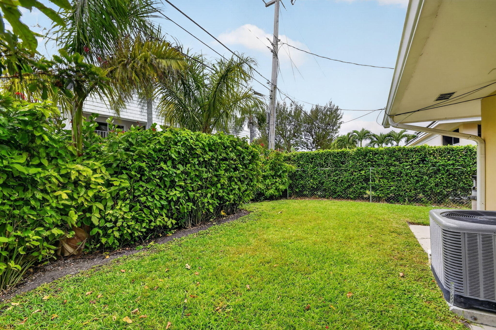 1221 Singer Drive - Photo 21
