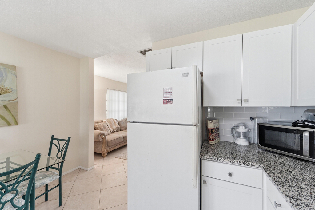 220 Leisure Boulevard - Photo 4