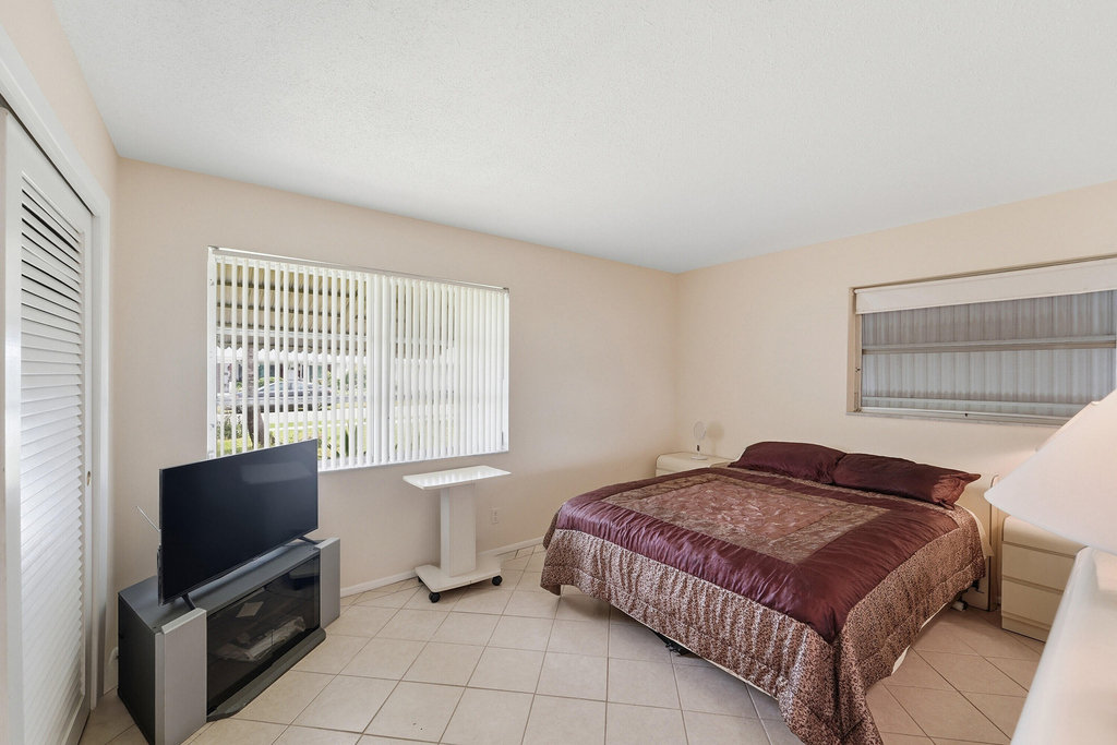 220 Leisure Boulevard - Photo 8