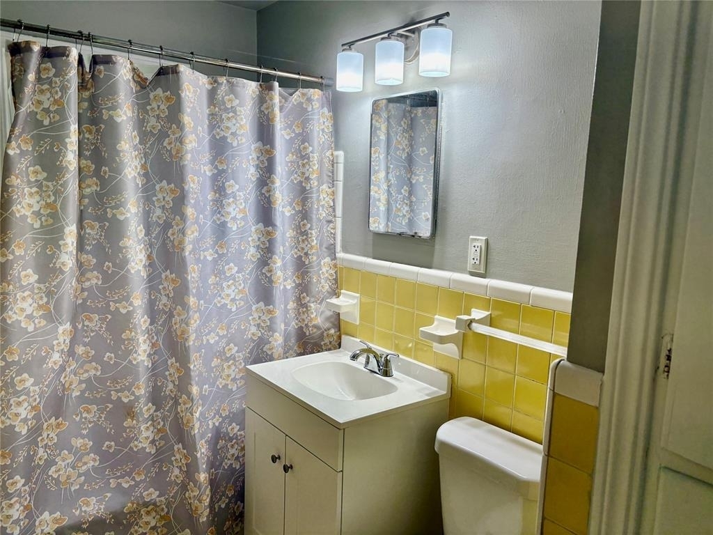 1702 W Britton Road - Photo 3