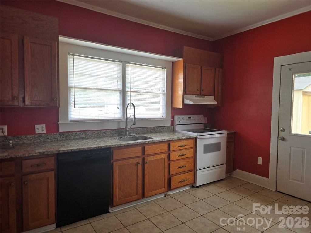 123 Charleston Drive - Photo 4