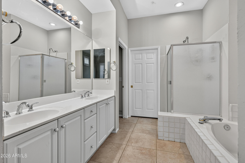 8270 N Hayden Road - Photo 17