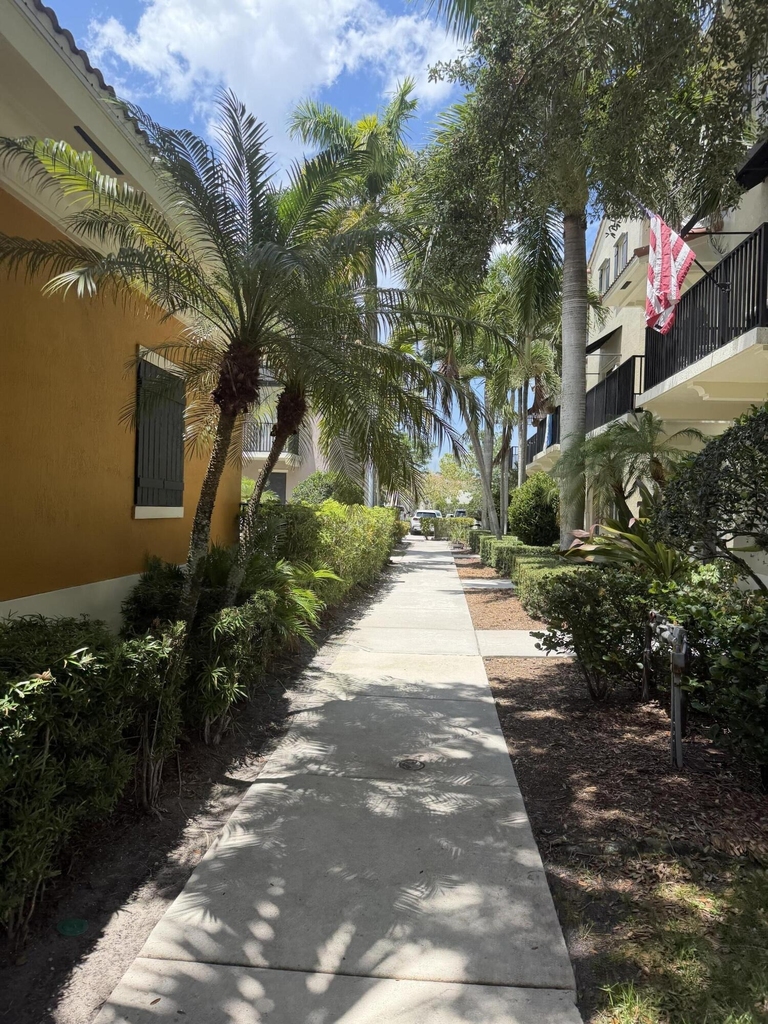 132 Greenwich Circle - Photo 3