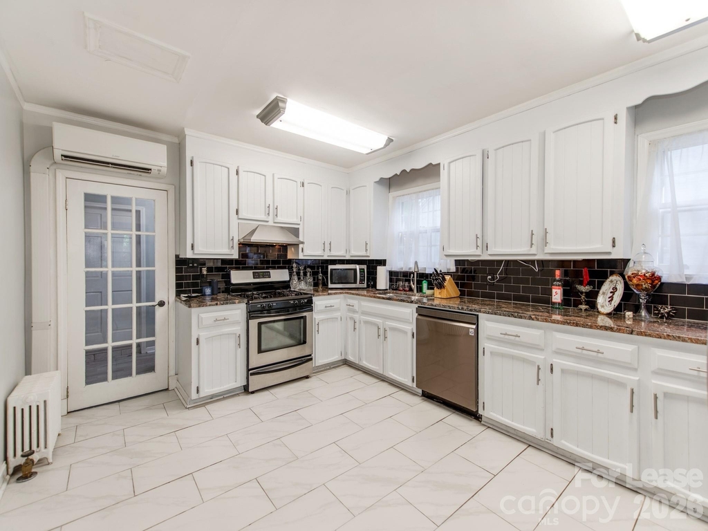 1209 Oakwood Avenue - Photo 8