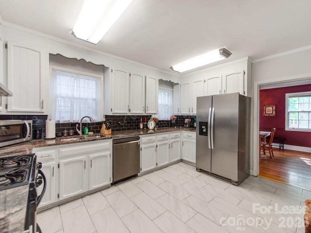 1209 Oakwood Avenue - Photo 7