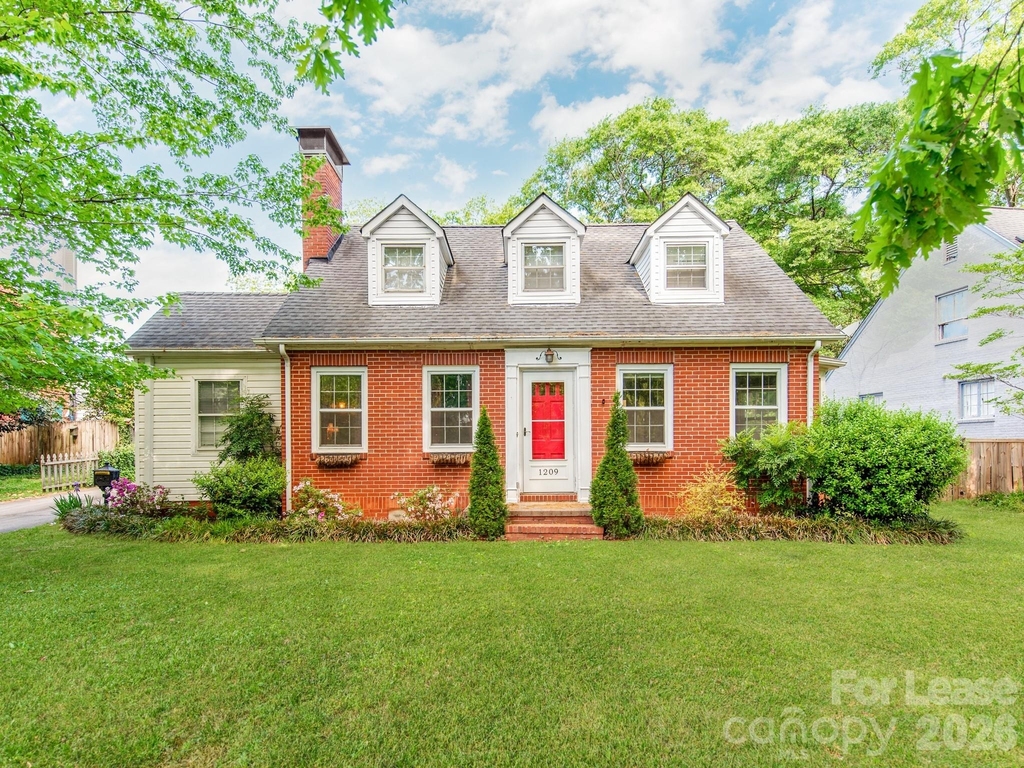 1209 Oakwood Avenue - Photo 0